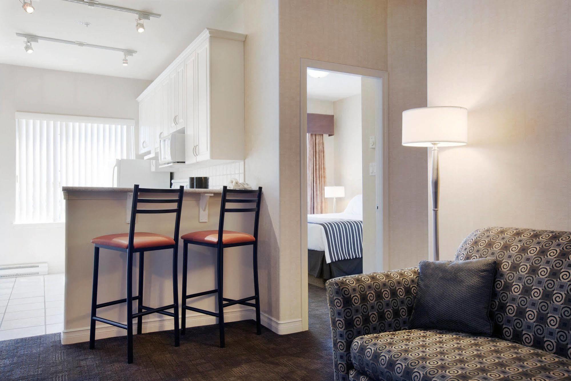 Sandman Suites Surrey - Guildford Exterior foto