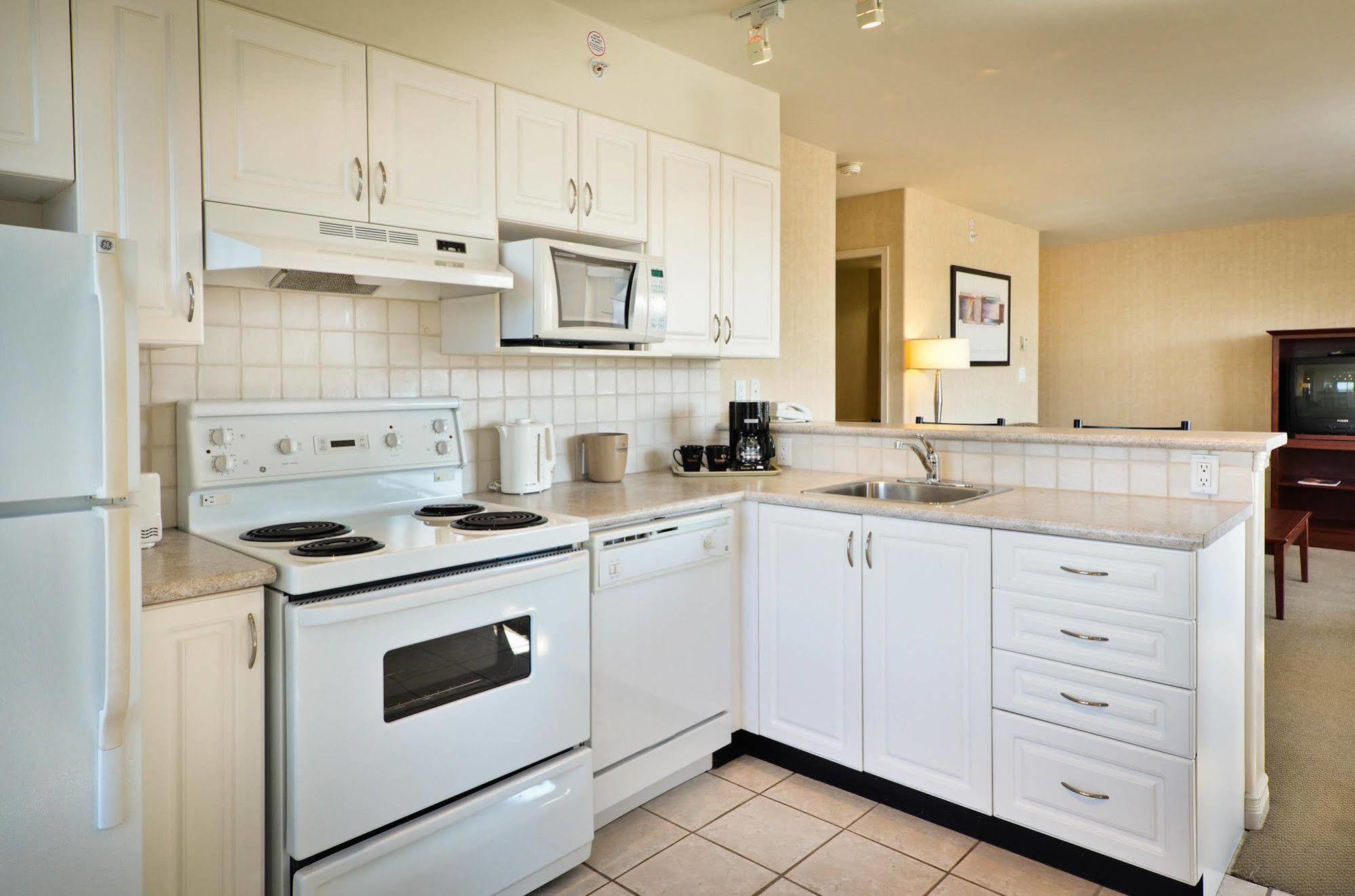 Sandman Suites Surrey - Guildford Exterior foto